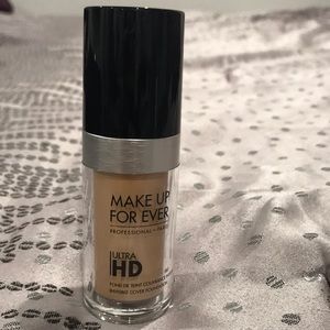 Make up for ever ultra HD Invisible Foundation